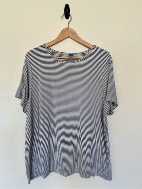 Striped Short Sleeve Tee in White and Grey